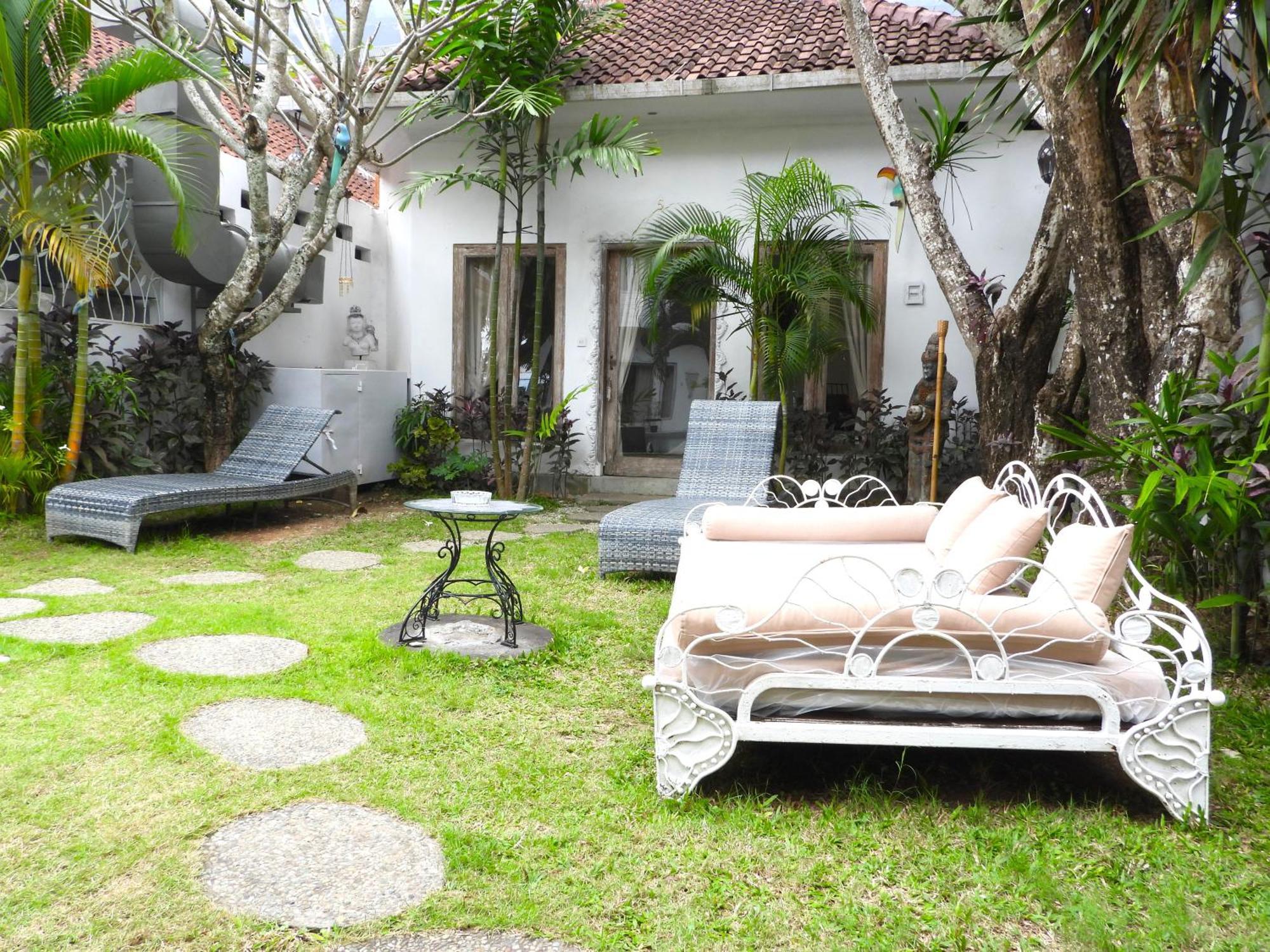 Surga Homestay Jimbaran  Exterior photo